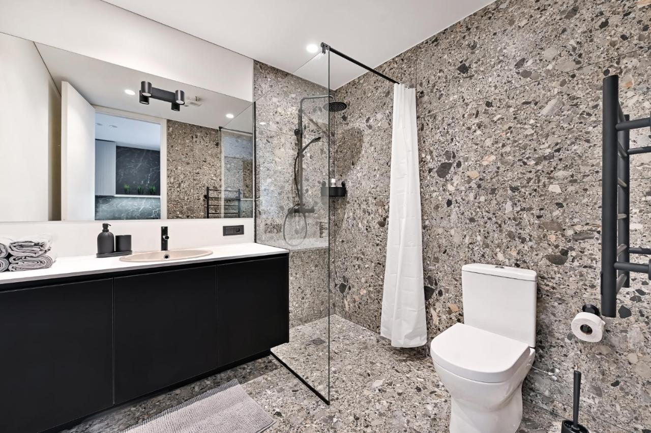 Jacuzzi Cinema Loft Apartment Kaunas Exterior photo