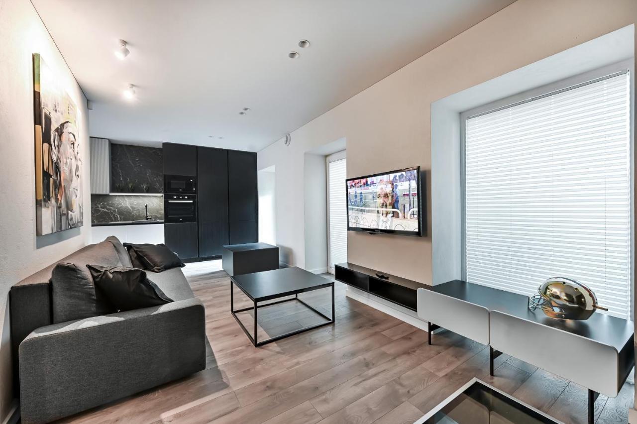 Jacuzzi Cinema Loft Apartment Kaunas Exterior photo