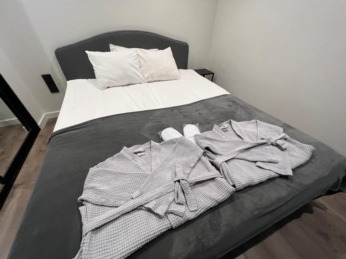 Jacuzzi Cinema Loft Apartment Kaunas Exterior photo